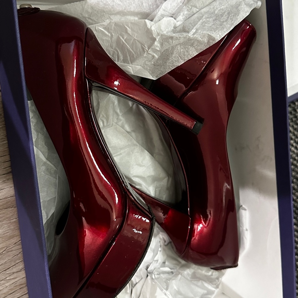 Stuart Whitman Pump Size 5.5